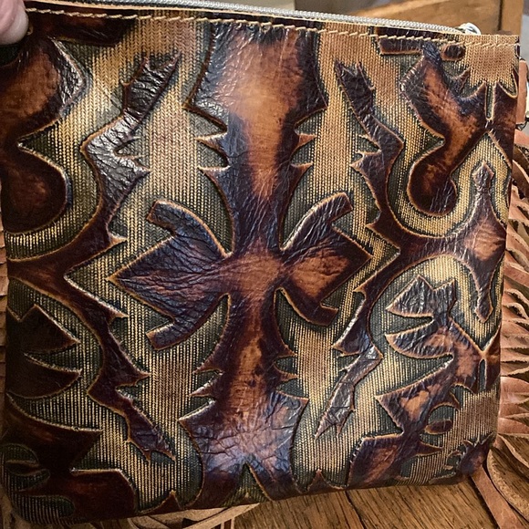 KateLynn Leatherworks Fringed Tucson Crossbody Bag NWT - Picture 2 of 7